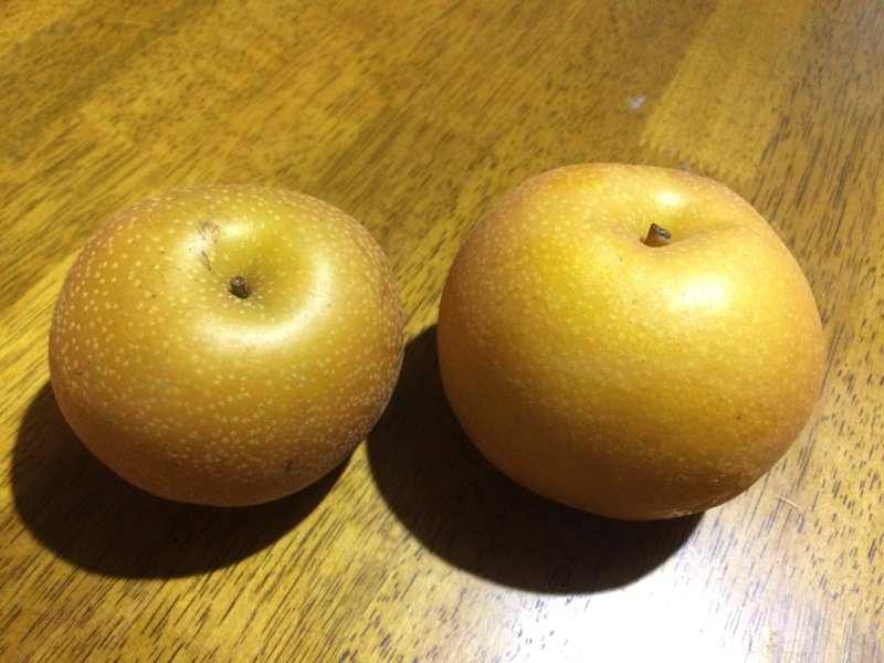 直売所ヤマイチで梨を買う。中山なしロードは新鮮なフルーツの宝庫だった（秋田県大館市中山）